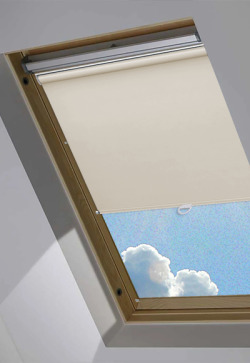 Imagen de estores para ventana buhardilla